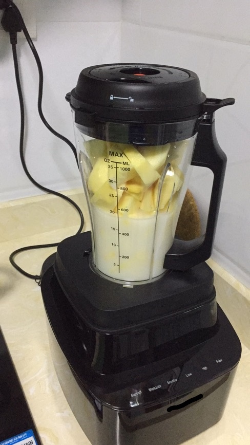 Healthy kitchen appliances - vacuum blender