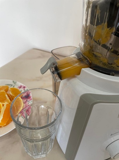 What is cold press slow juicer machine -  collected juice