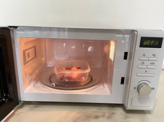 Why do people use microwave oven - defrost using microwave