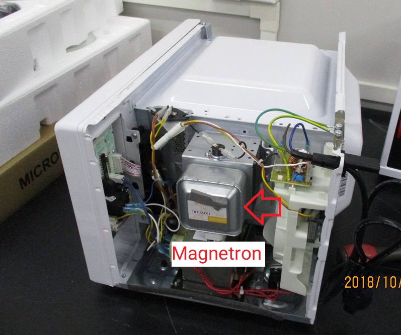 What is the difference between Microwave and Oven - magnetron